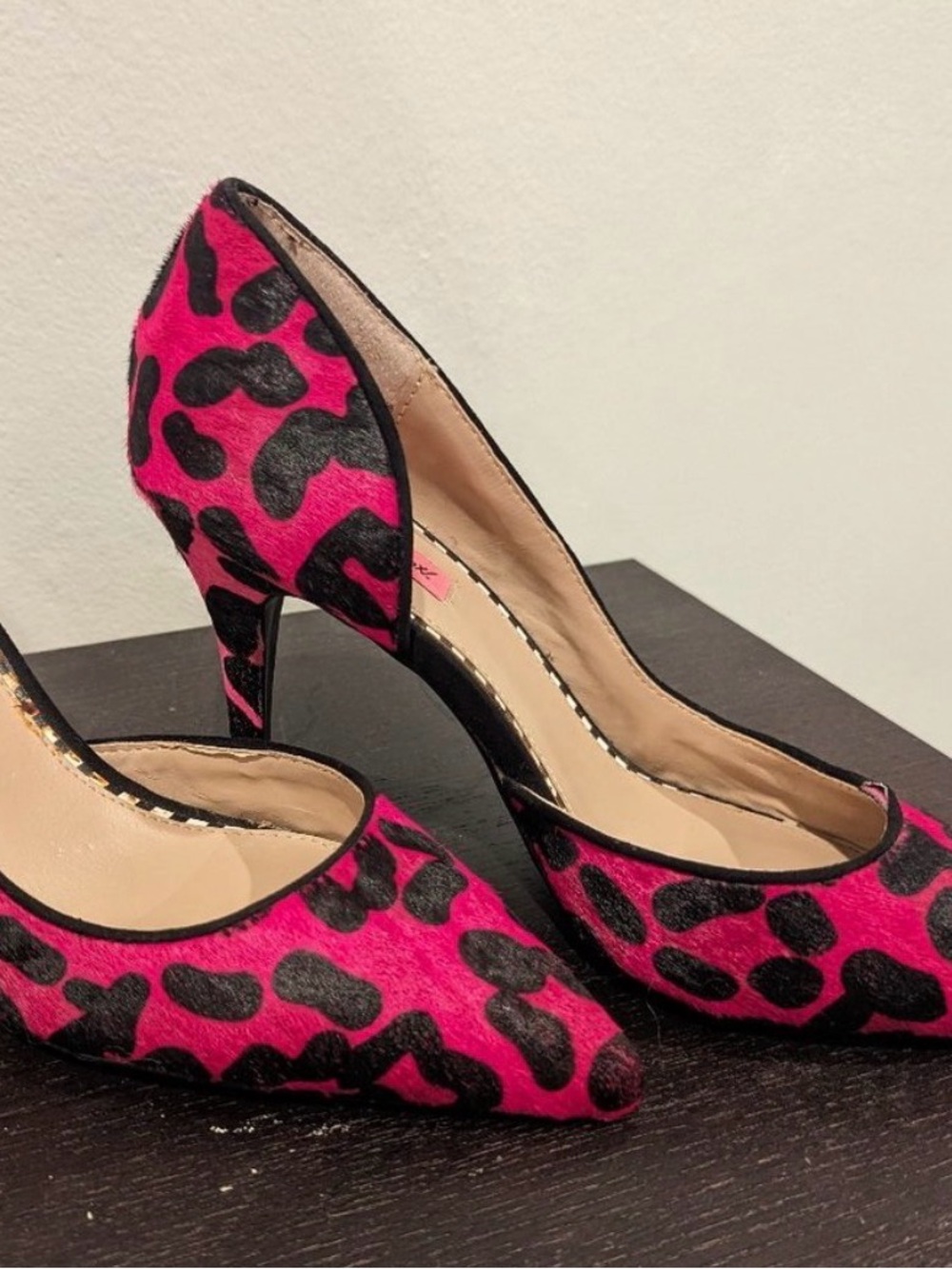 Betsey Johnson HOT PINK cheetah heels